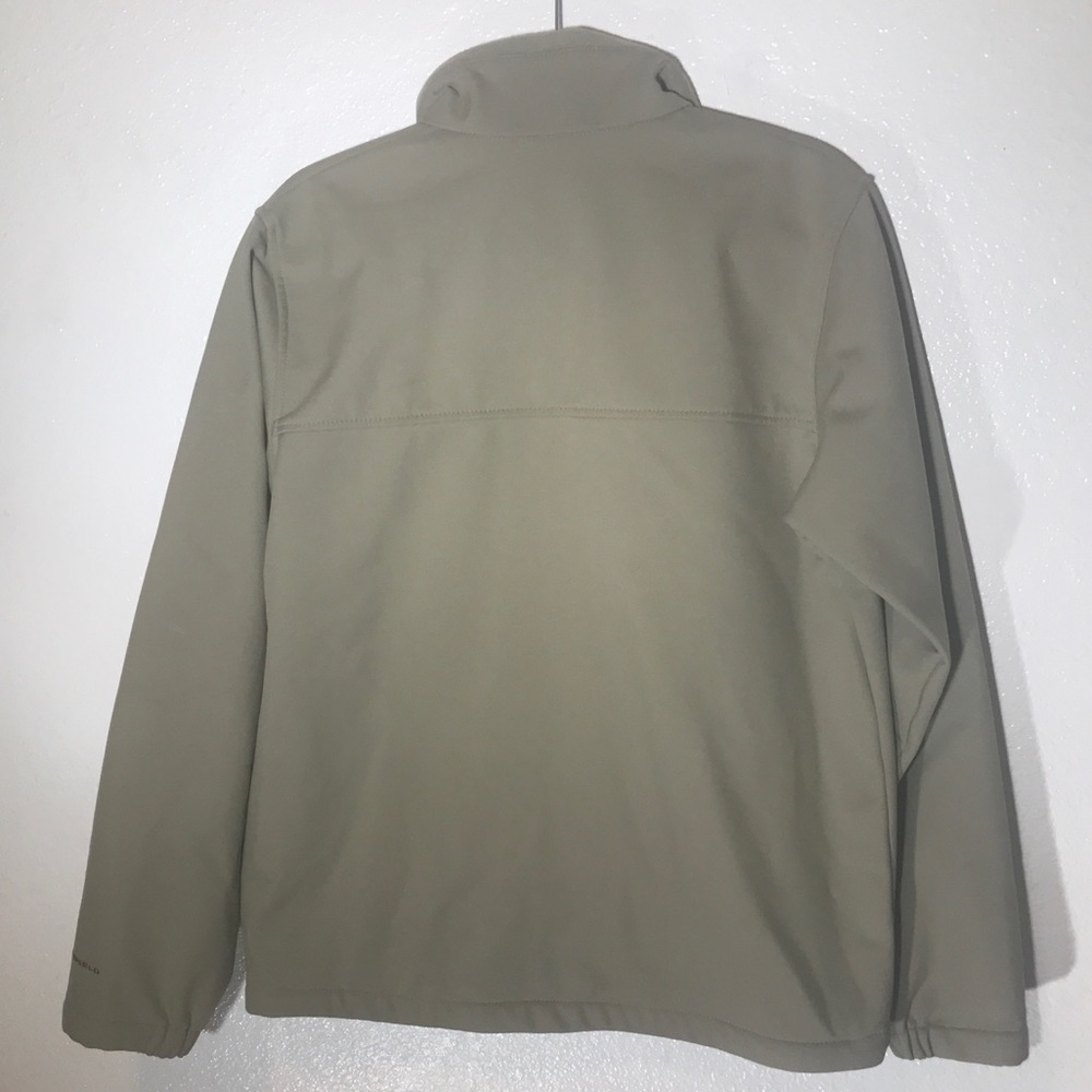 💚 3/$30 - Men’s Omni Shield Tan Shell jacket - Picture 6 of 8